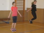 5. B leden - Přeskok přes švihadlo