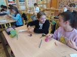 5. B květen - Šijeme