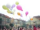 VYPUŠTĚNÍ BALÓNKU- OSLAVA 85. VÝROČÍ ŠKOLY