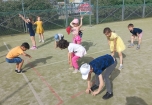 Sportování na hřišti 