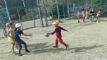 Sportování na hřišti 