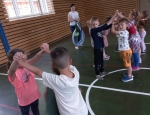 Rozcvička hry a soutěže  v tělocvičně 