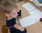 Dokresli druhou polovinu koruny 