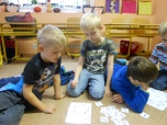 Matematické představy - vlevo, vpravo,  nad, pod, vedle, před, za, uvnitř - pomůcky