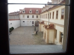 SENÁT ČR A VALDŠTEJNSKÁ ZAHRADA, CHRÁM SV. MIKULÁŠE